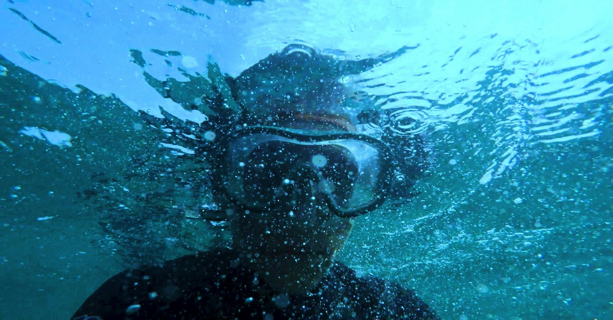 roller-speargun-aim-underwater