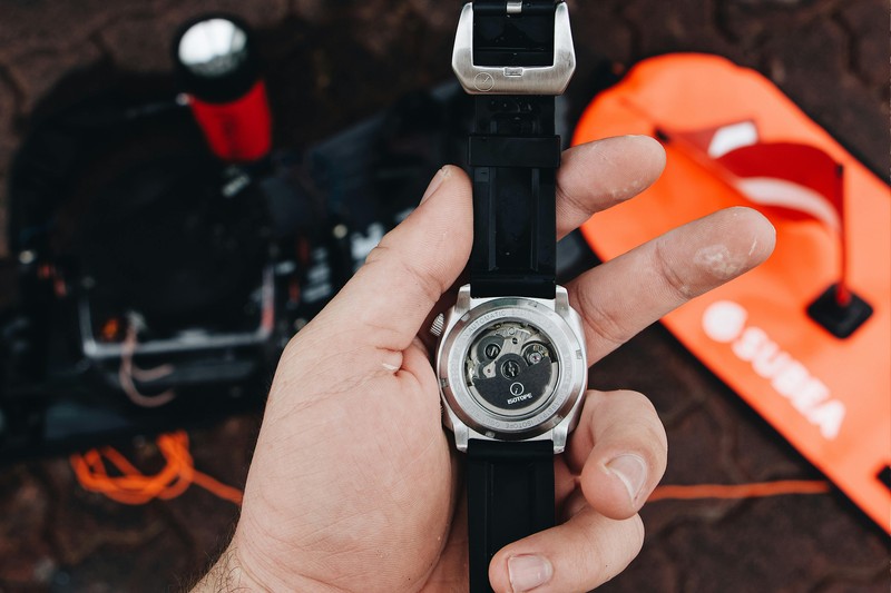 How to Use a Dive Computer Specifically for Spearfishing - spearfishing dive computer guide